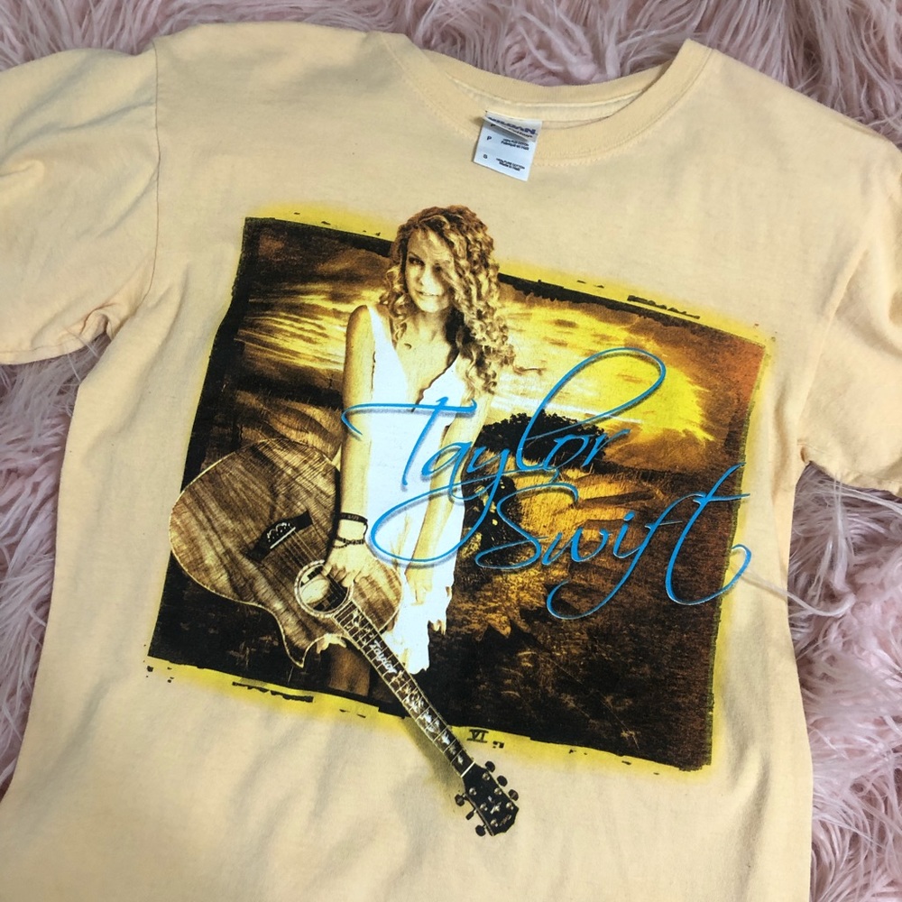 RARE 2006 Taylor Swift shirt!